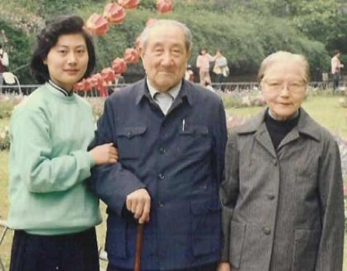 Trained by grandparents Master Wu Yinghua and Master Ma Yueliang